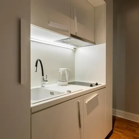 Chelmonskiego 8-02 By Farkas *