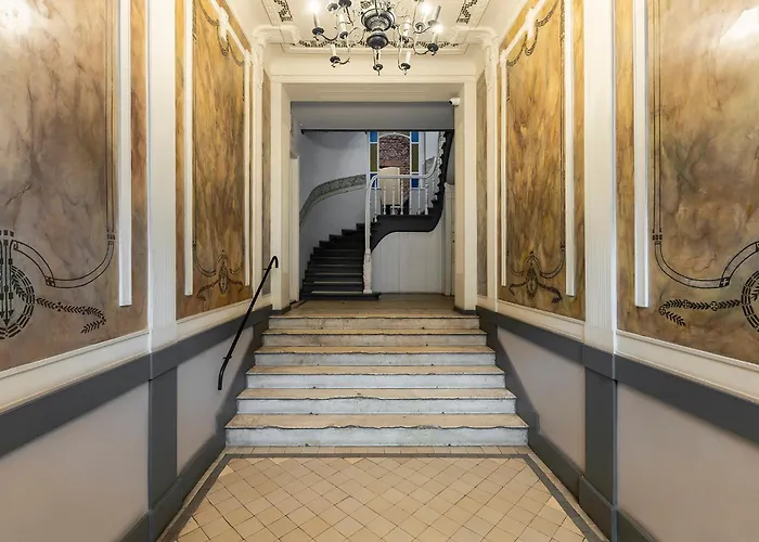 Chelmonskiego 8-02 By Farkas *