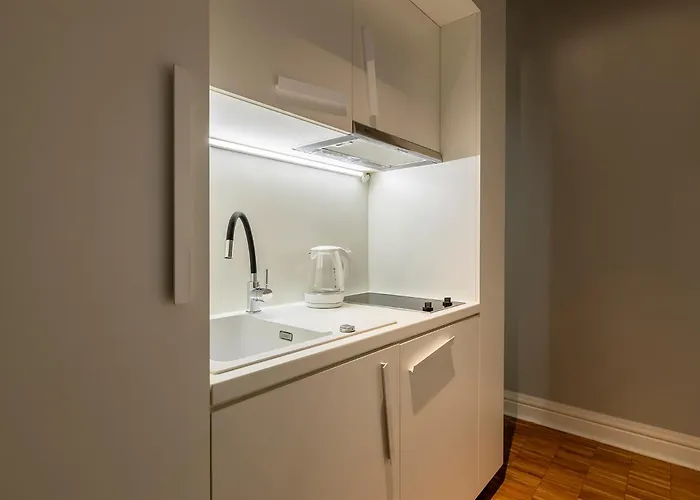 Chelmonskiego 8-02 By Farkas *